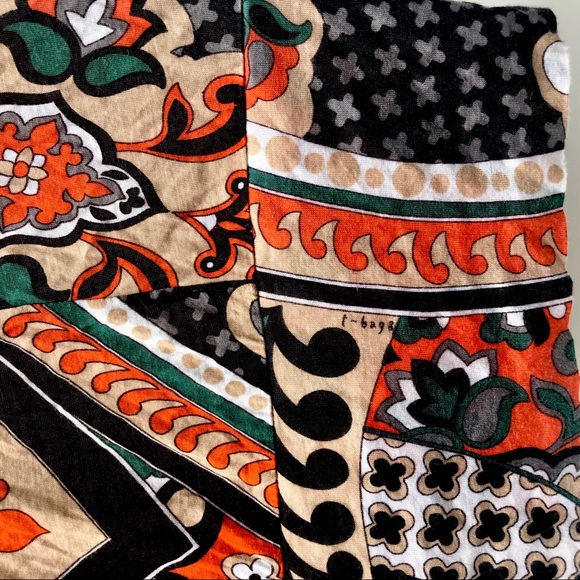 Read all info! T-Bags deep v neck paisley top Boho - Picture 3 of 4